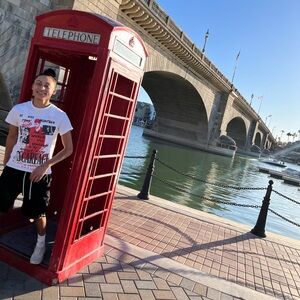 Meet your Posher, Bam